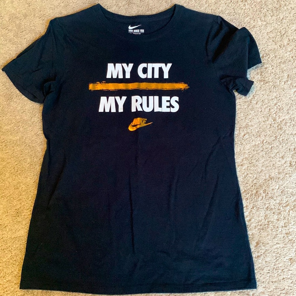 Nike Tee women’s t shirt. Size medium 100% cotton